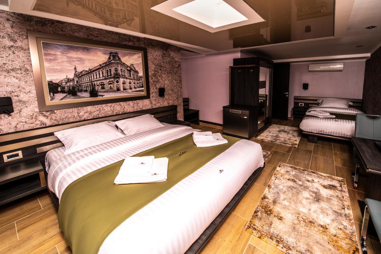 Hotel Novotheos Oradea Exteriér fotografie