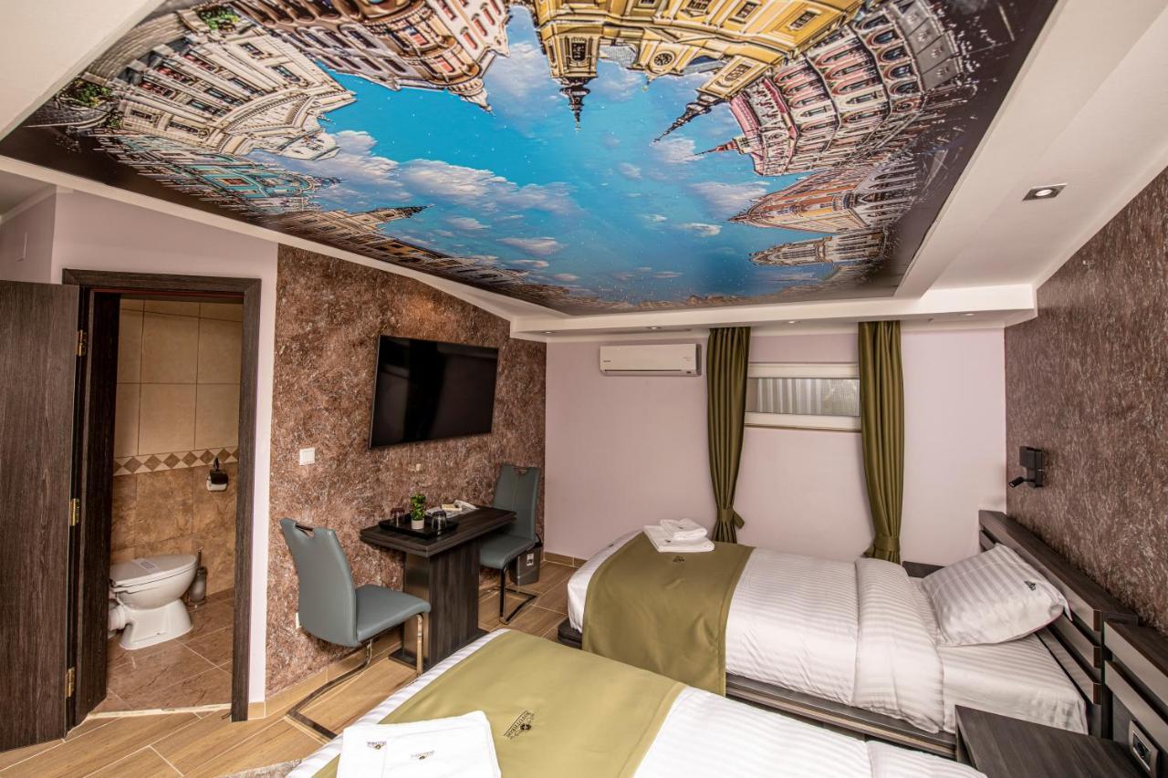 Hotel Novotheos Oradea Exteriér fotografie