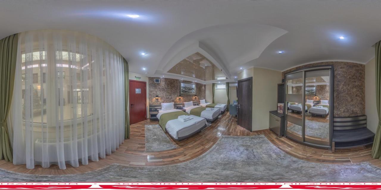 Hotel Novotheos Oradea Exteriér fotografie