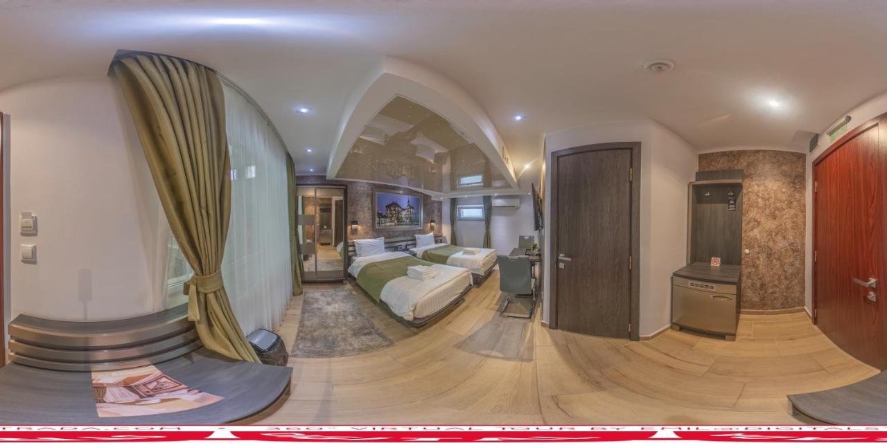Hotel Novotheos Oradea Exteriér fotografie